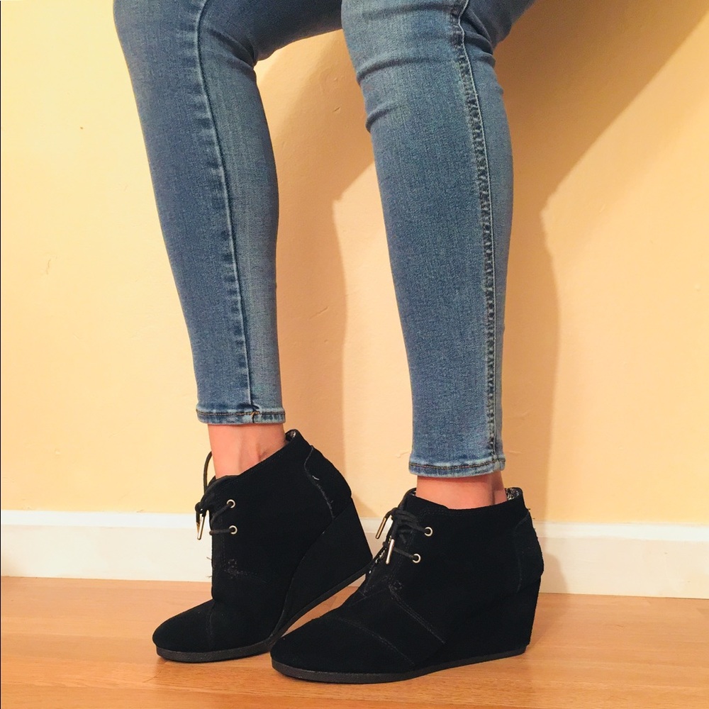 Toms Black Wedges
